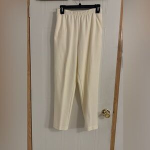 Aileen Petites Sz S Cream Knit Pants VGUC 😊😊